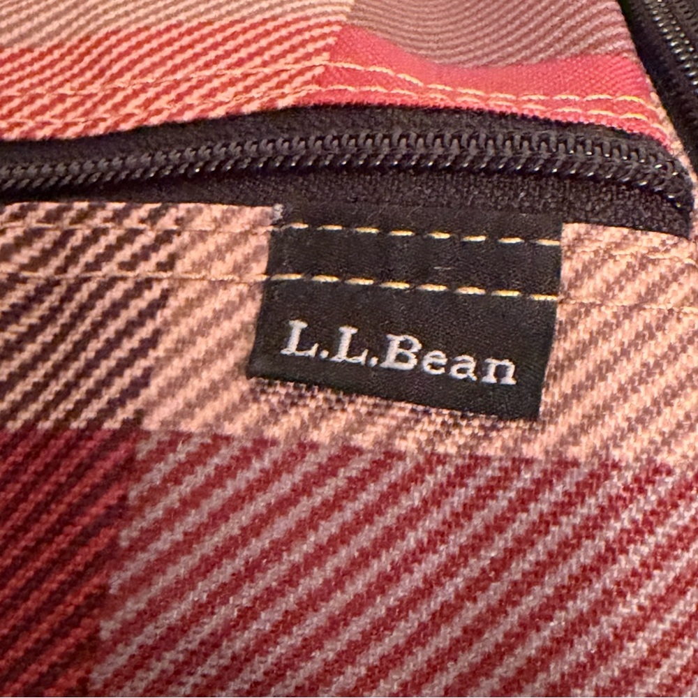 LL Bean Medium Personal Toiletry Organizer - like new, discontinued plaid print - Picture 9 of 9